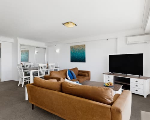 06_unit_70_45_hayle_street_burleigh_heads_queensland_4220