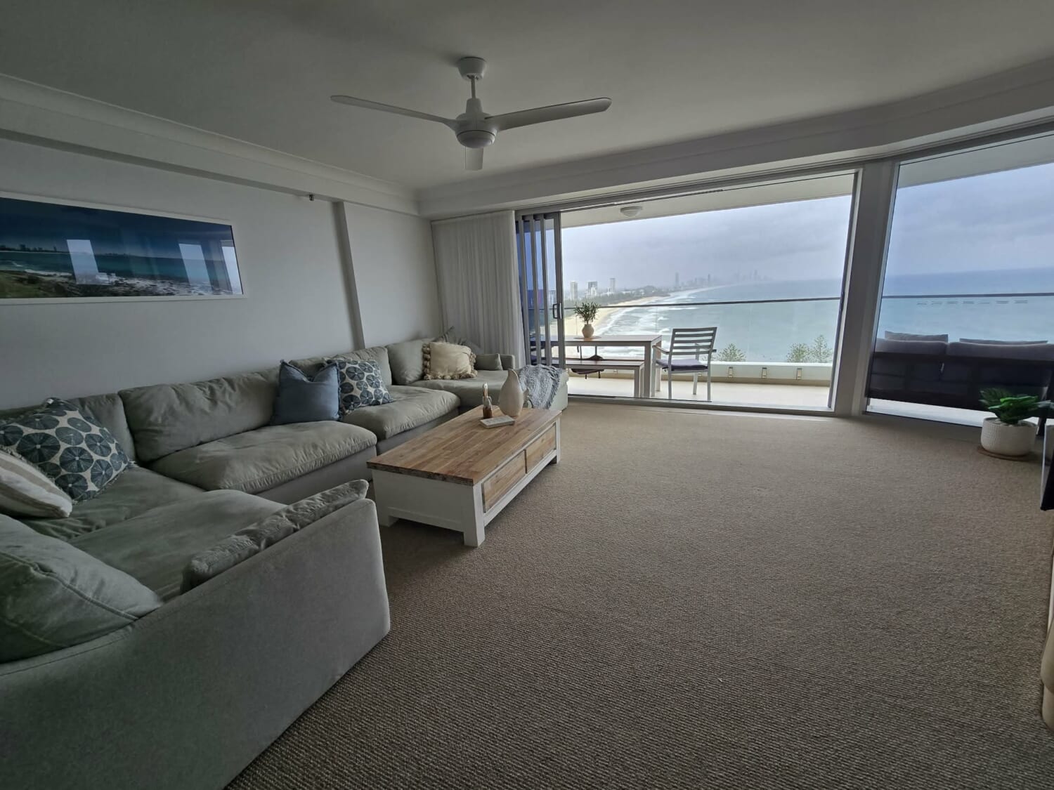 Iconic Ocean Views from the creative couch Burleigh heads Accommodation