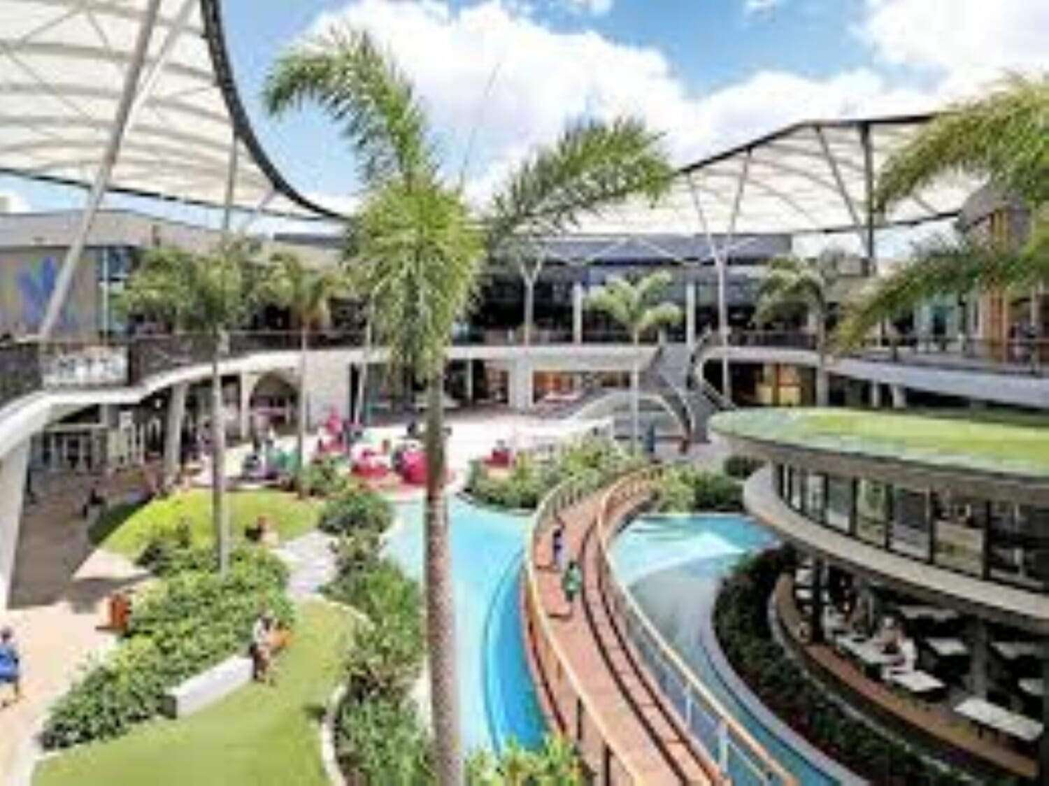 Burleigh Heads restaurants and coastal lifestyle near Gemini Court